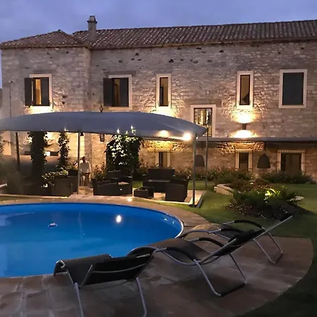 In Mit Whirlpool Holiday home *